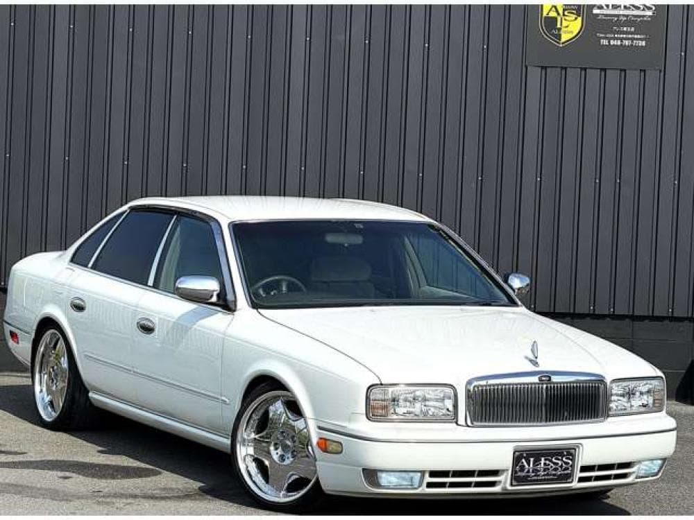 Nissan President — Vehicle photo 2